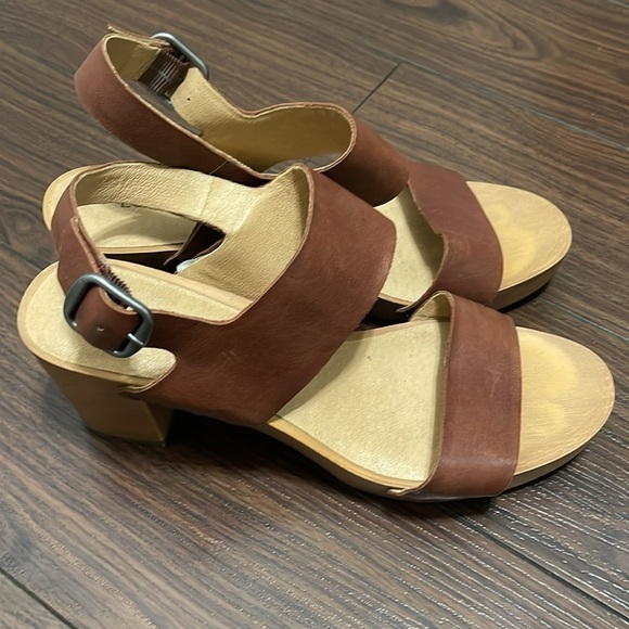 Lucky Brand Shoes - Lucky Brand Wood Block Heel Sandal Size 8